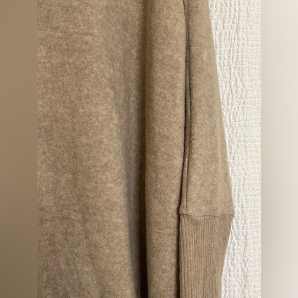 NWT Zenana Women’s Sweater Size L. Super Soft And Cozy. - Picture 5 of 7